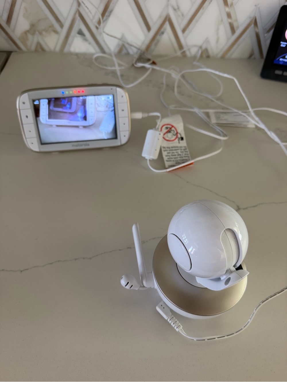 Motorola MBP855 CONNECT Portable Baby Monitor